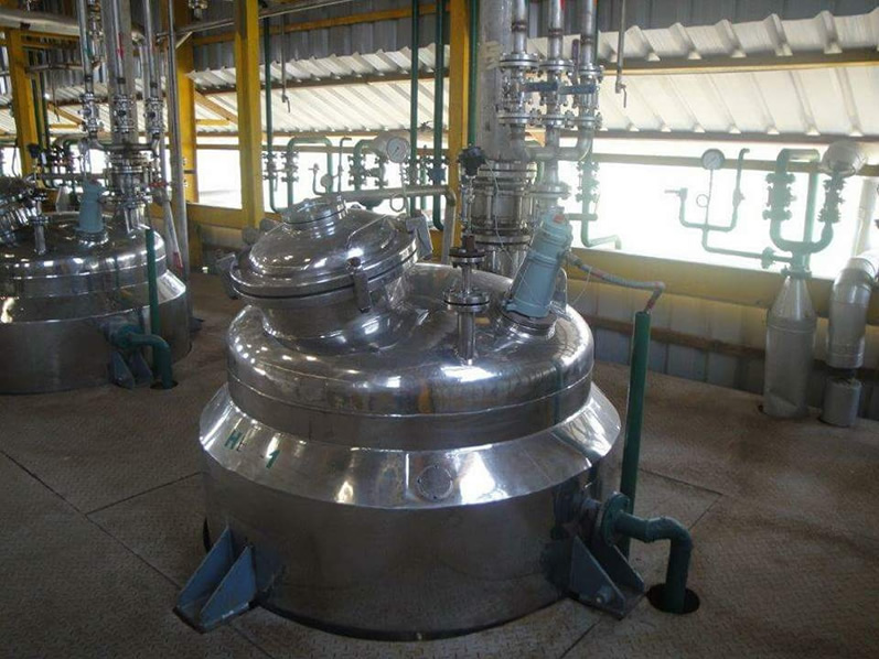 Rection vessel reactors